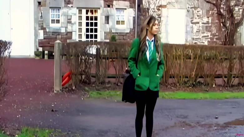 College Uniform: サマンサ・バクストンをフィーチャーした授業に遅刻