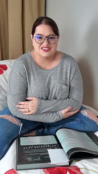 Colega de cameră obraznică transformată în curvă