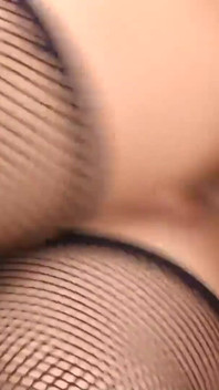Sex în trei cu două transsexuale care se fut reciproc și tipul prea