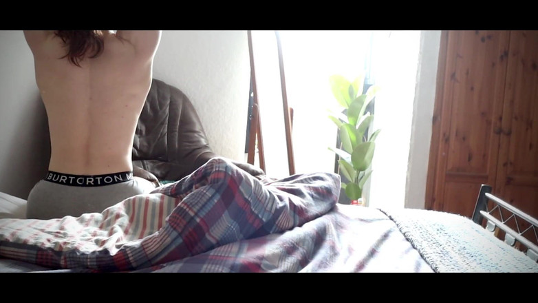 Jaybaesun: Une soubrette SFW ASMR vous sert