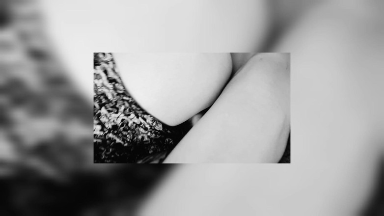 Mili069: Serie video alb-negru, când mă trezesc fute-mi pizda curva