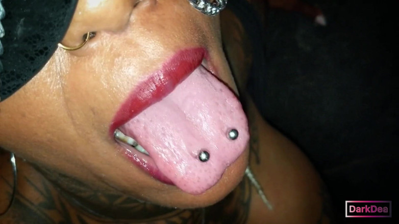 Dark Dea: The Kinky Slut Queen Dark Dea Pisses and Fucks a...
