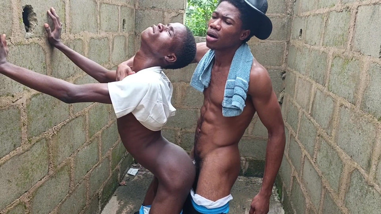 Africa TwinkBoys: kaamuk kaale jurvaan parityakt ghar men apni jaan jokhim men...
