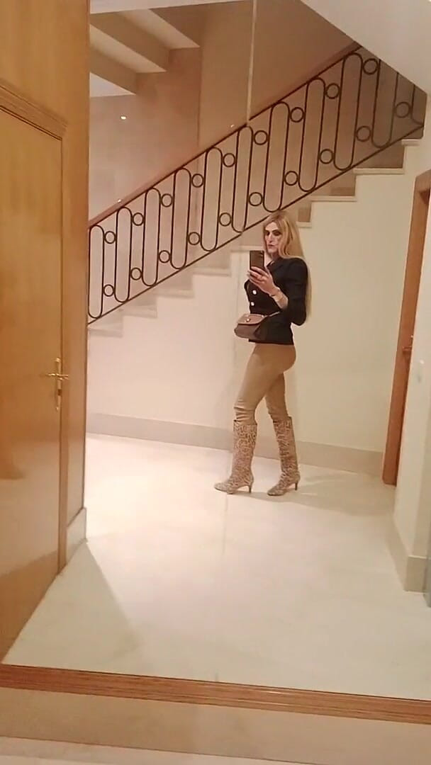 Going Out 3 (Tatiana Zorrita)