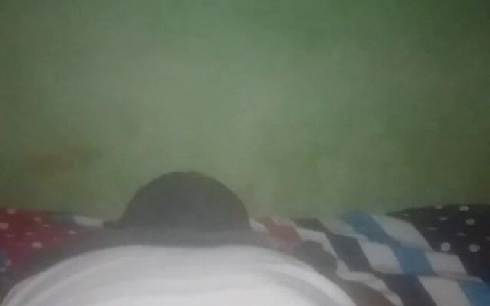 Badman4606: Mostrando sua bunda preta.