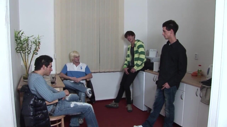 Gay X: Seks dubur berempat panas - tiada kondom