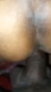 Une Bengalie se fait baiser en levrette