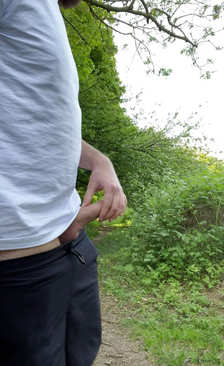 Robex Hib: जंगल में बाहर वीर्य निकालना