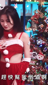 クリスマススペシャル:クラブでアジア系のスラット3人との乱交。