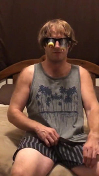Dude in weird eye glasses JO 2 cum