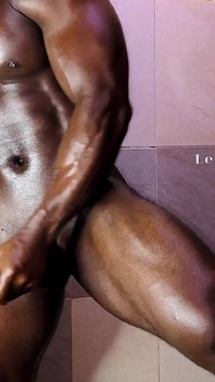 Muscular Big Chocolate Lemmephaukyou Handjob His Big Black Cockk