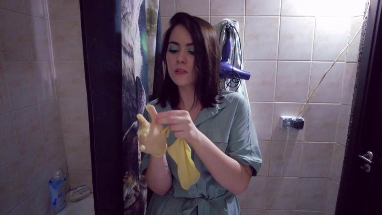 Stacy Moon: Stacy becomes gloves fetishist
