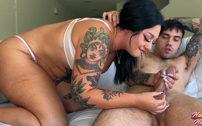 Nade Nasty: Roxanne Roselle je vnadná bohyně