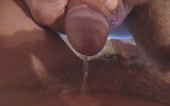 Dirty Kara: 在毛茸茸的阴户上撒尿
