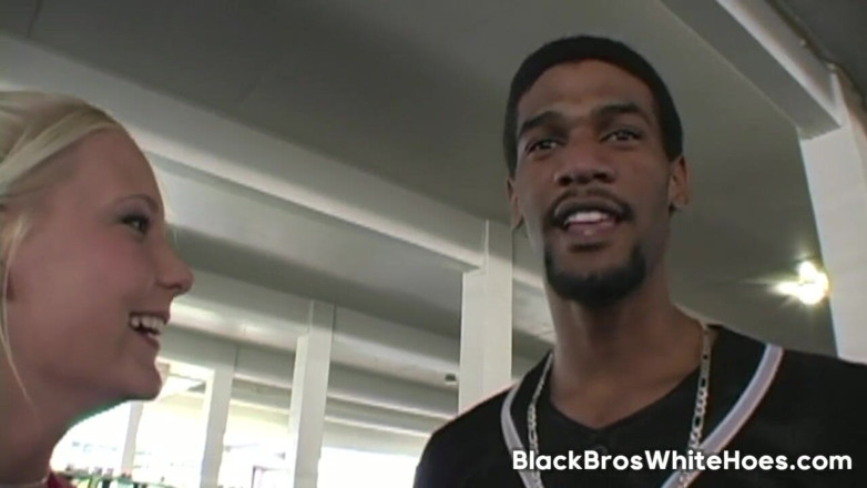Black Bros White Hoes: Blonde Pornstar Elizabeth Del Mar Fucks a Big Black Cock