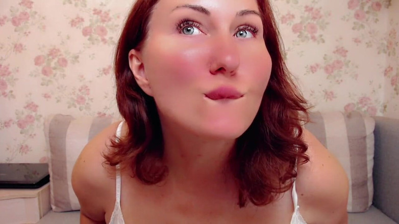 HotMissTessy: MILFis playing with her hairy pussy and sexy feet