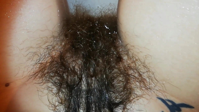Cuteblonde666: Extreme hairy bush underwater