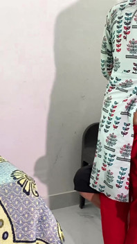น้องสะใภ้หีกระหายเงี่ยนจัด โดนคนใช้เย็ดคาห้อง เปลือยกายต่อหน้าแล้วกลายเป็นเมียหี