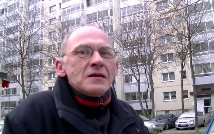 MMV films - The Original: Des salopes allemandes se font draguer dans la rue (film porno...