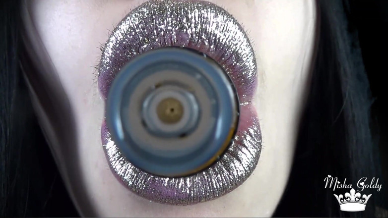 Goddess Misha Goldy: Pop pour mes grosses lèvres brillantes : compte à rebours de sperme !