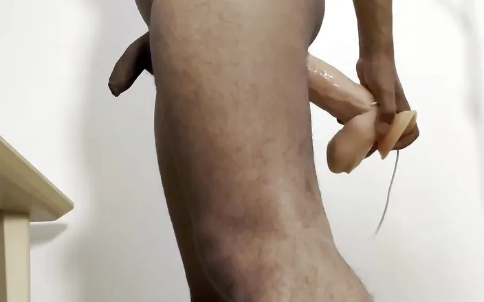 Thhnttn: Luv It Big