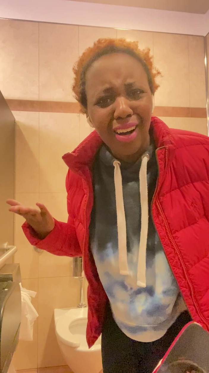 ALLIYAH ALECIA: Tôi Ở Nơi Công Cộng Vui Vẻ