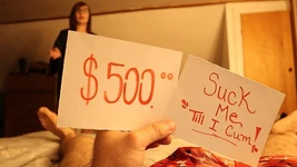 सौतेली मम्मी गेम खेलती है - $500 जीतें या लंड चुसाई करें