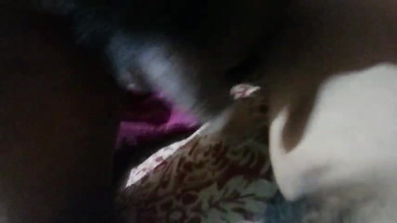 Mava mava: Ngentot saudara tiriku di malam hari saat dia datang dari...