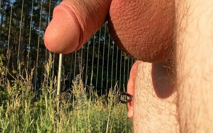 Apomit: PublicBoy18 засветит в извивающихся штанах для тренировки хуя и задницы на улице крупным планом, молодого паренька