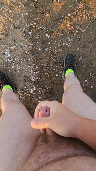 Mă bucur de mine la o plajă foarte.