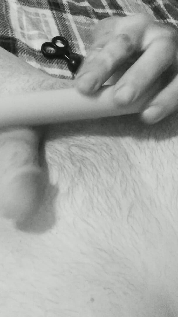 Cockcurios Chris: Jugando solo con mi agujero
