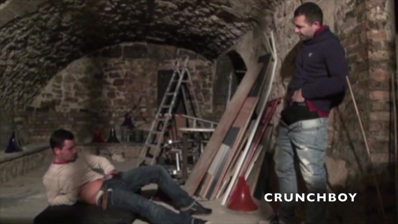 Crunch Boy: ブライアン積によるアラブ支配と巨大なコック