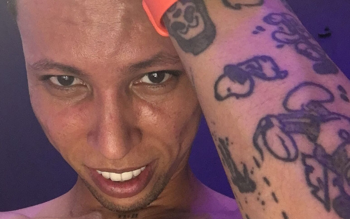 EL CHICLE TV: Ağzına boşalmak istiyorum