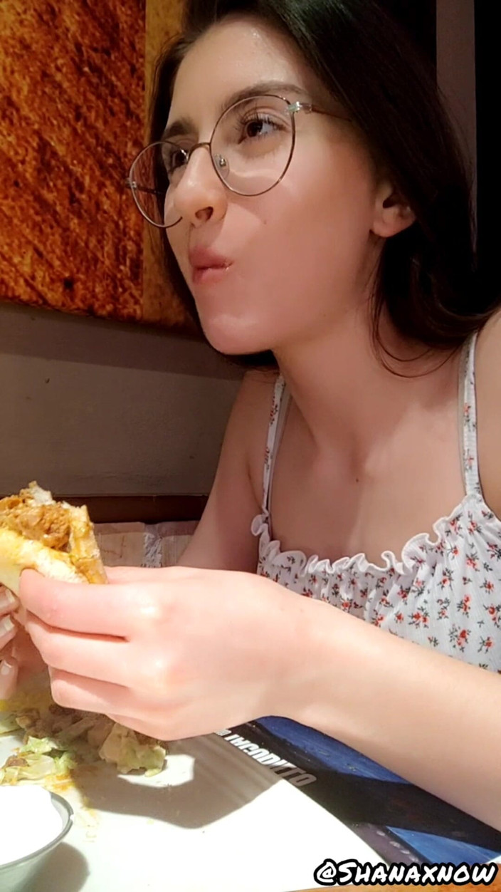 Shanaxnow: Keseronokan Makan