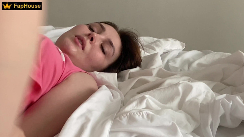 Alina Rai: Junge russische stiefmutter fickt morgens ihren stiefsohn