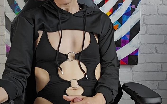 Melodyfluffington: Superba roșcată transsexuală îmbrăcată și se masturbează