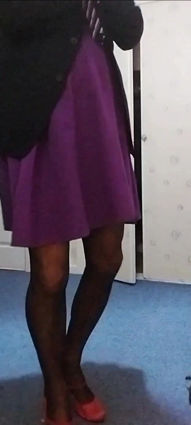 Cindy Belfast: Cindy кончает в ее униформе