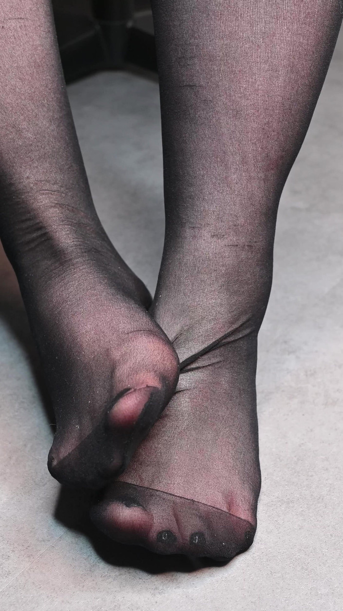 Sexyskyfeet: Asmr Nylon Feet Треться Надзвичайно Розслабляє І Водночас Збуджує Нейлонові Стопи У 4K