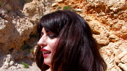 Hot Euro Girls: Татуйована жінка жорстко відтрахана на відкритому повітрі