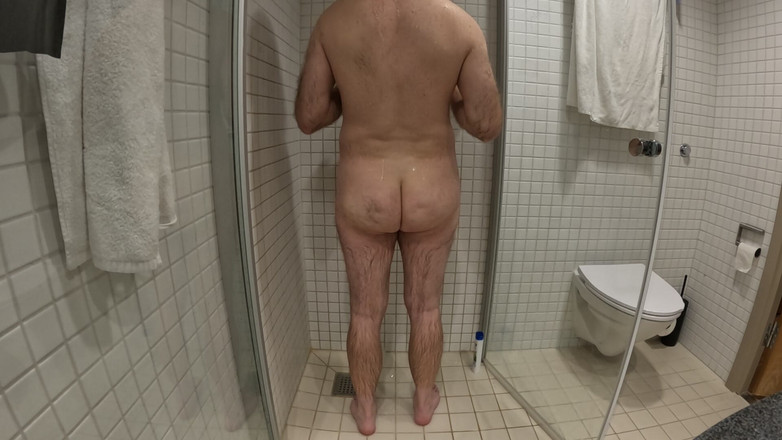 TheDane1122: 我妻子的情人射在我的屁股上