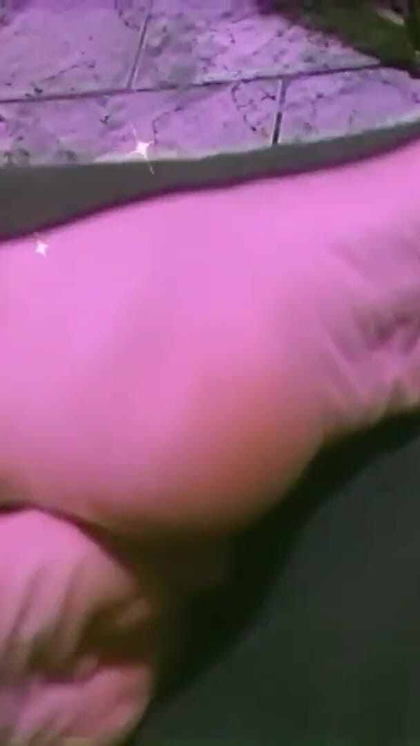 Do U Think My Feet Are Pretty? (Candy Kush) Do U Think My Feet Are Pretty? (Candy Kush)