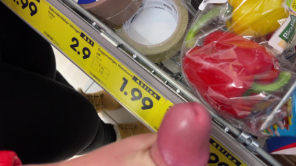 SlipCouple: Paja extrema arriesgada en supermercado con un semen limpiado en...