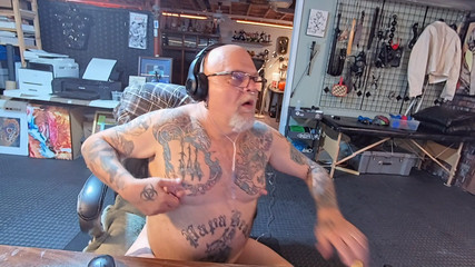 City hog: Vozdítko je totálně napumpované bradavky péro