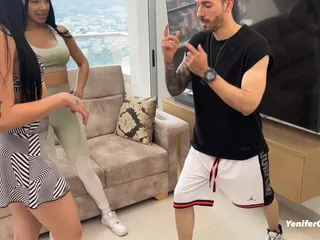 Dos chicas venezolanas calientes se follan a su entrenador personal