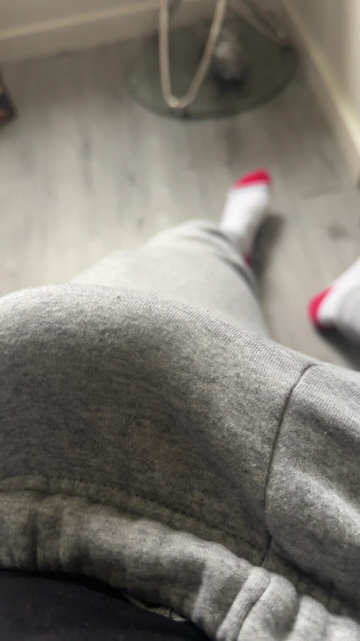 Hot dick in your ass: Сосед хочет, чтобы я кончаю в его лицо