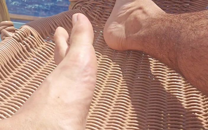 Grayalpha: Vacaciones pies grandes