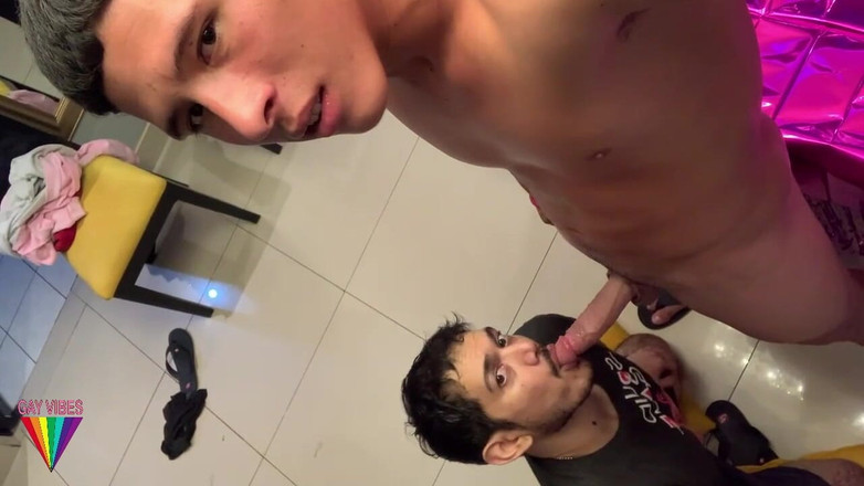 The Substance: Fratele meu vitreg mă face să-i gust penisul monstru după...