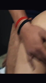 힌디어로 방에 들어가 의붓여동생을 따먹다
