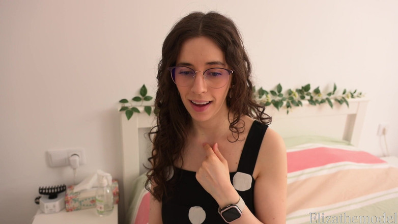 ElizaTheModel: 继母对你的鸡巴印象深刻