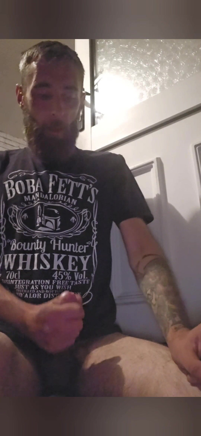 Smoking stoker: Une grosse bite se branle avec un fétiche, éjaculation